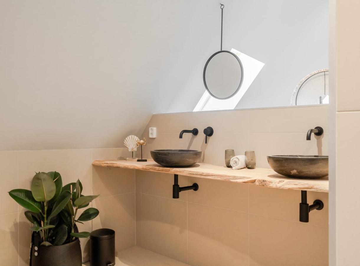 99 Lifestyle Suite Zwaag Eksteriør billede